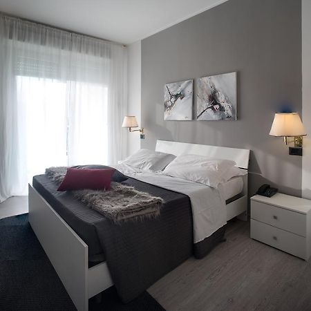 Roero Park Hotel Sommariva Perno Eksteriør billede