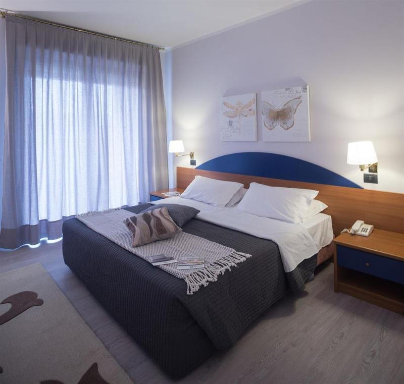Roero Park Hotel Sommariva Perno Eksteriør billede