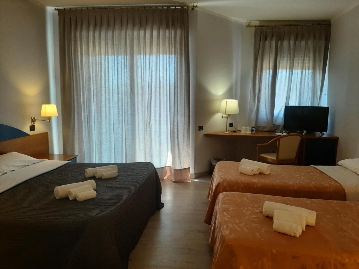 Roero Park Hotel Sommariva Perno Eksteriør billede