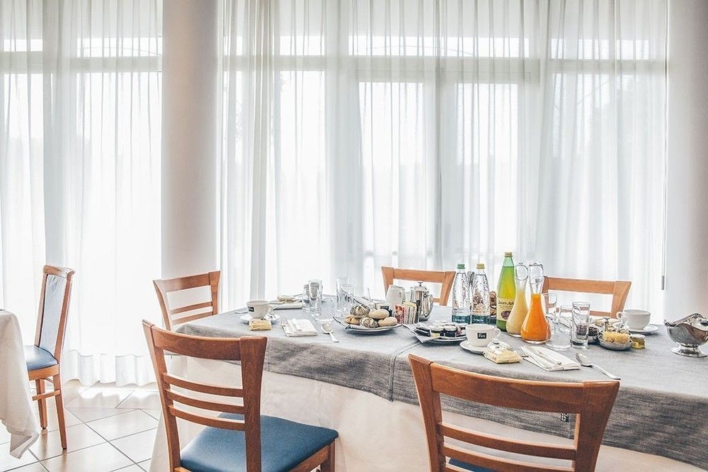 Roero Park Hotel Sommariva Perno Eksteriør billede