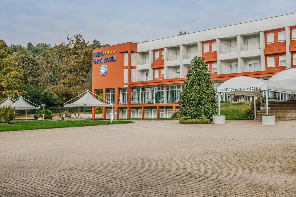 Roero Park Hotel Sommariva Perno Eksteriør billede