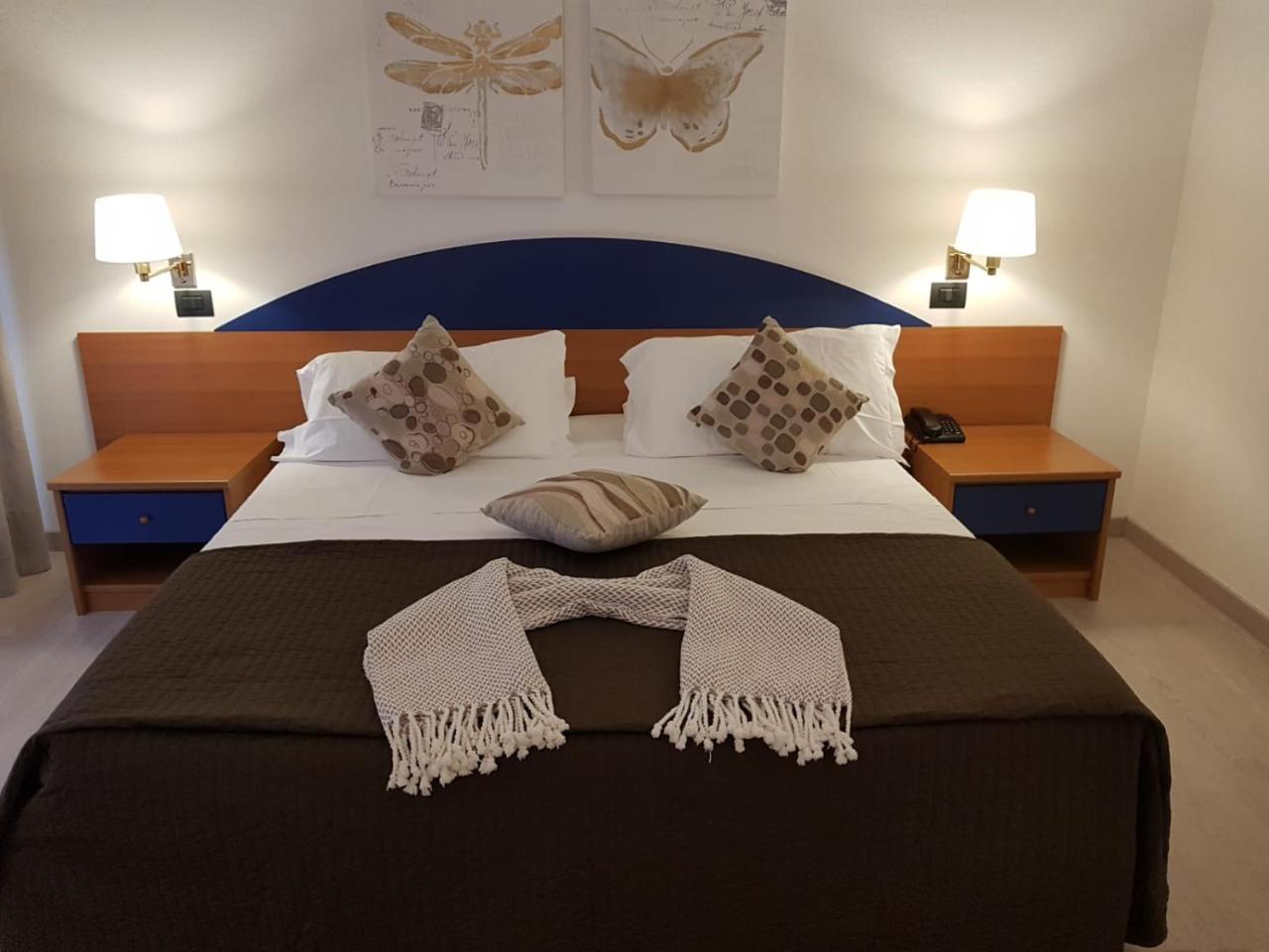 Roero Park Hotel Sommariva Perno Eksteriør billede